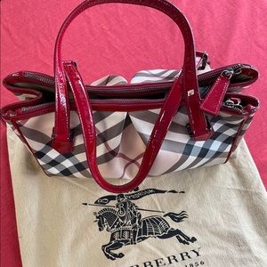 Burberry purse